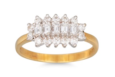 Lot 49 - A DIAMOND CLUSTER RING, mounted in 18ct yellow...