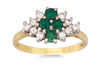 Lot 229 - A DIAMOND AND GREEN GEM-SET CLUSTER RING,...