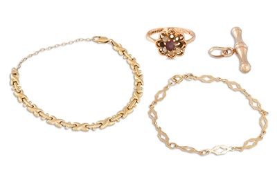 Lot 8 - A COLLECTION OF 9CT GOLD ITEMS, to include two...