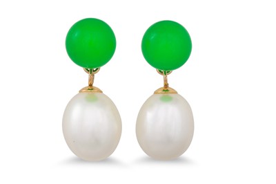 Lot 42 - A PAIR OF PEARL DROP EARRINGS, with green...