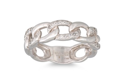 Lot 97 - A DIAMOND SET RING, of curb link form, mounted...