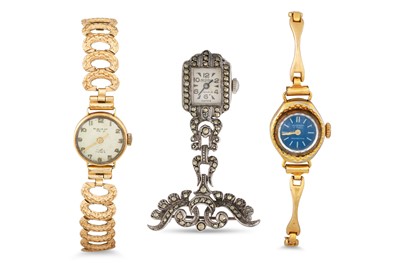 Lot 7 - A 14CT GOLD LADY'S VINTAGE WRISTWATCH, with...