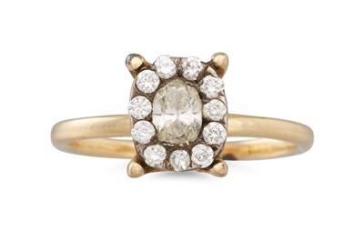 Lot 3 - A DIAMOND CLUSTER RING, mounted in yellow gold....