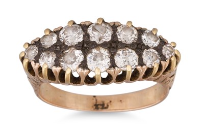 Lot 47 - AN ANTIQUE DIAMOND CLUSTER RING, boat shaped,...