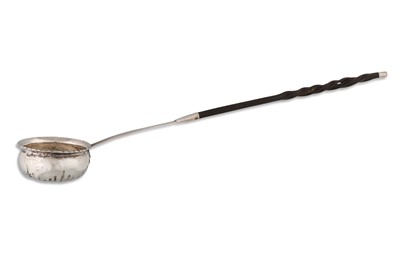 Lot 481 - A GEORGIAN SILVER PUNCH LADLE, with Queen Anne...