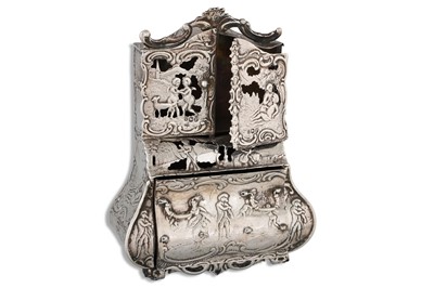 Lot 486 - A 19TH CENTURY MINI SILVER NOVELTY BOX, in the...