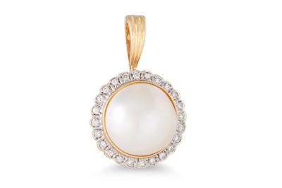 Lot 43 - A MABÉ PEARL AND DIAMOND CLUSTER PENDANT,...