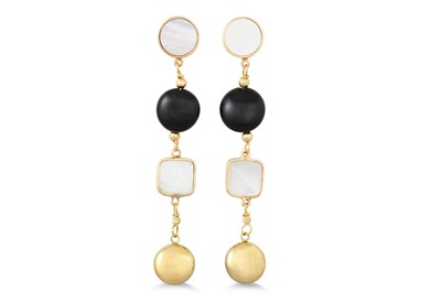 Lot 266 - A PAIR OF ONYX AND MOTHER OF PEARL DROP...