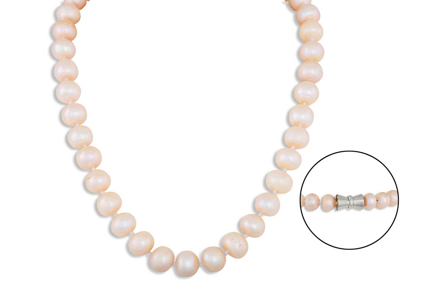 Lot 10 - A CULTURED PEARL NECKLACE, with magnetic metal...