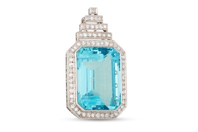 Lot 269 - AN AQUAMARINE AND DIAMOND PENDANT, rectangular...