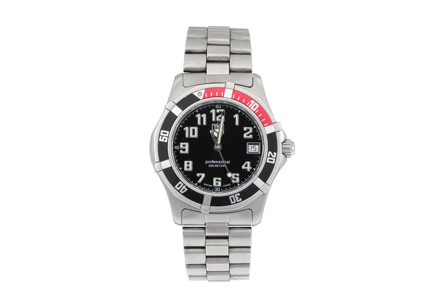 Lot 30 - A GENT'S TAG HEUER STAINLESS STEEL WRIST WATCH,...