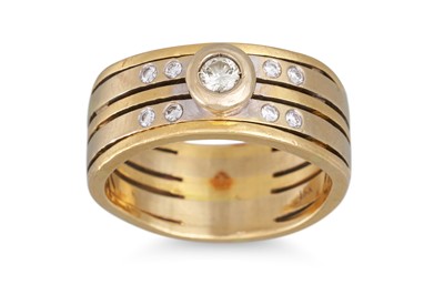 Lot 98 - A DIAMOND RING, mounted in 18ct gold, inset...