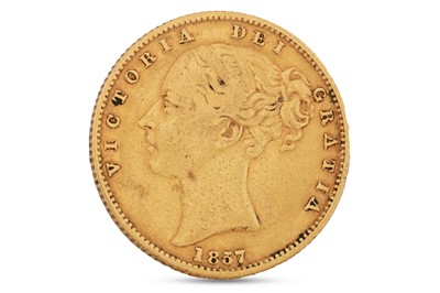 Lot 517 - A VICTORIAN GOLD FULL SOVEREIGN ENGLISH COIN,...