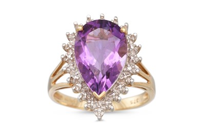 Lot 69 - AN AMETHYST AND DIAMOND CLUSTER RING, the...