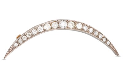 Lot 54 - A DIAMOND SET CRESCENT BROOCH, mounted in gold....