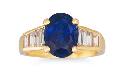 Lot 399 - A SAPPHIRE SINGLE STONE RING, the oval...