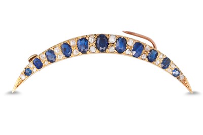 Lot 320 - AN ANTIQUE DIAMOND AND SAPPHIRE CRESCENT...