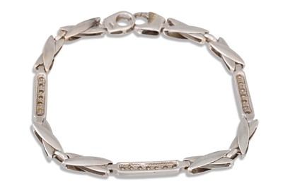 Lot 102 - A 9CT WHITE GOLD FANCY LINK BRACELET, 10 g.