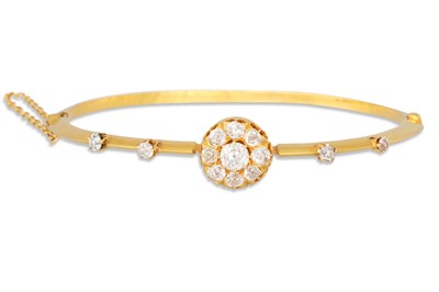 Lot 359 - AN ANTIQUE DIAMOND BANGLE, set to the centre...