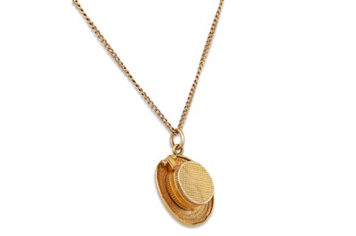 Lot 364 - A NOVELTY PENDANT, mounted in 9ct yellow gold,...