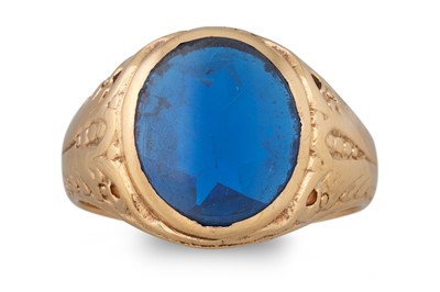 Lot 119 - A GENT'S SIGNET RING, mounted in 9ct gold,...