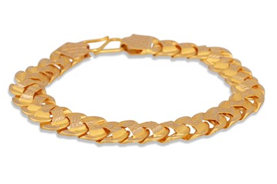 Lot 146 - A 22CT GOLD BRACELET, 16.3 g.