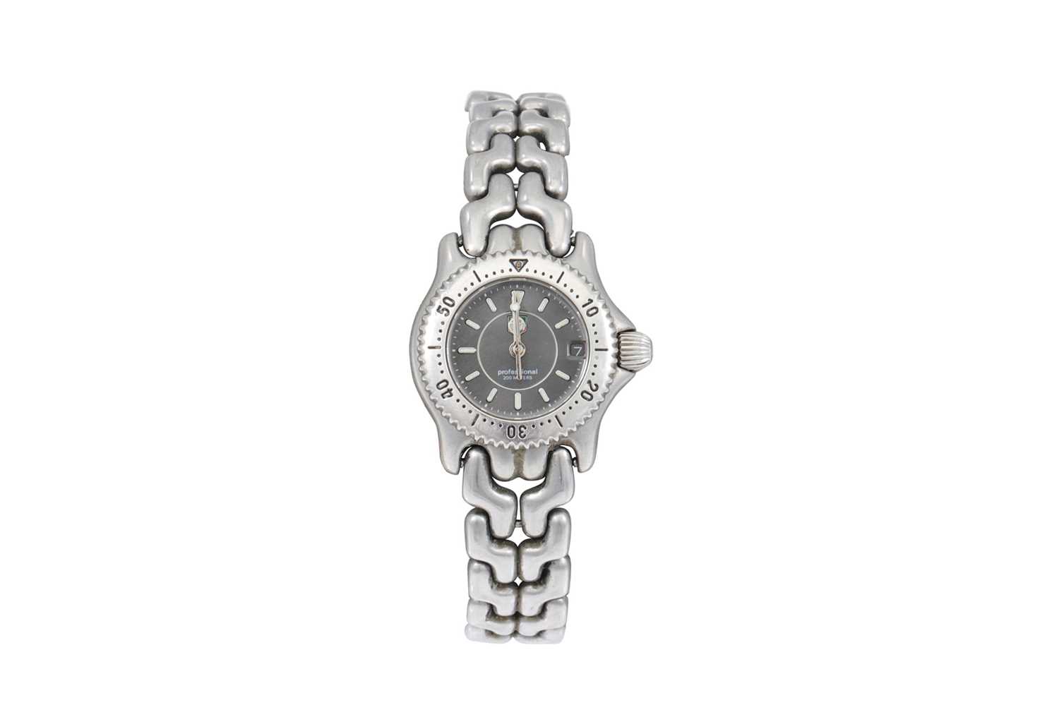 Lot 109 - A LADY'S TAG HEUER STAINLESS STEEL WRIST WATCH,...