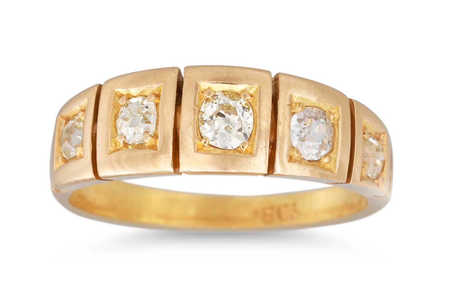 Lot 23 - AN ANTIQUE FIVE STONE DIAMOND RING, the old...