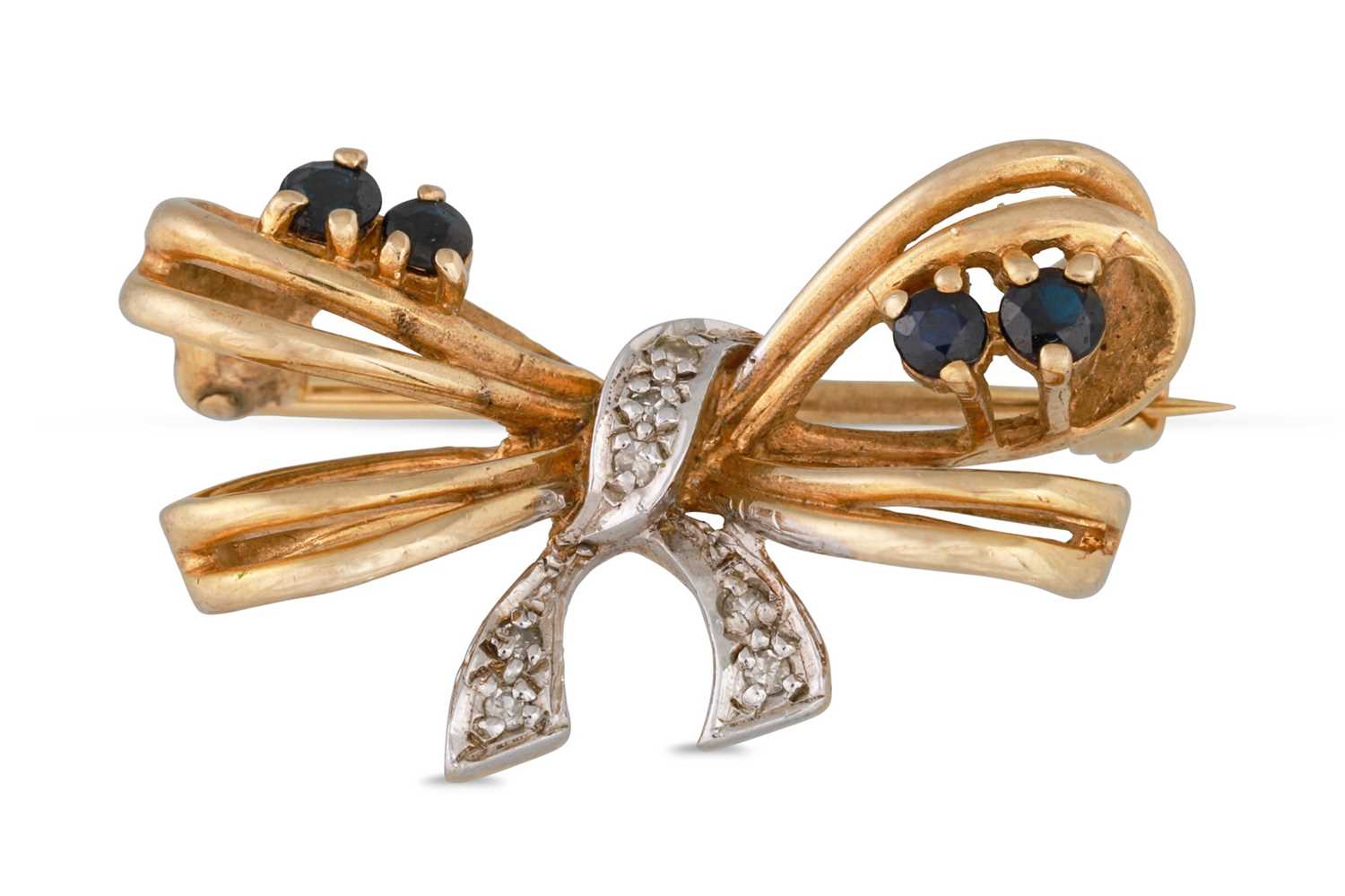 Lot 73 - A VINTAGE DIAMOND AND SAPPHIRE BROOCH, bow...