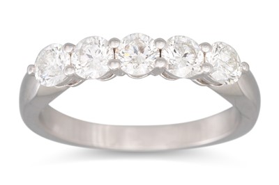 Lot 216 - A FIVE STONE DIAMOND RING, the round brilliant...