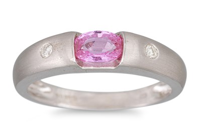 Lot 54 - A PINK SAPPHIRE AND DIAMOND RING, the pink...