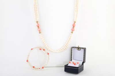 Lot 144 - A COLLECTION OF CORAL AND SEED PEARL JEWELLERY,...