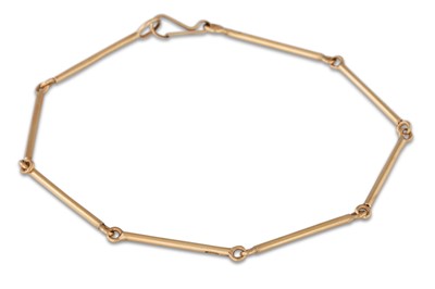 Lot 21 - A BATTON LINK NECKLACE, in 9ct gold, 5.7 g,...