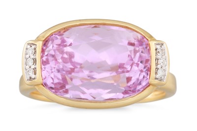 Lot 207 - A KUNZITE AND DIAMOND RING, the oval kunzite...