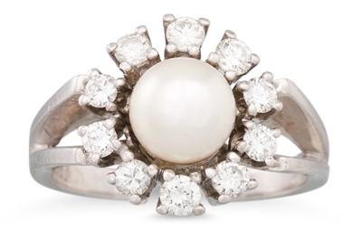 Lot 209 - A PEARL AND DIAMOND RING, the white tone pearl...