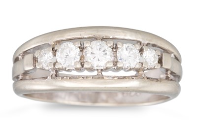 Lot 211 - A FIVE STONE DIAMOND RING, mounted in 14ct...