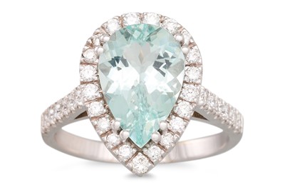 Lot 153 - AN AQUAMARINE AND DIAMOND CLUSTER RING, pear...