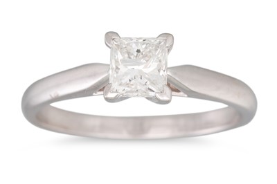 Lot 251 - A DIAMOND SOLITAIRE RING, by Michael Hill, the...