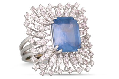 Lot 165 - A SAPPHIRE AND DIAMOND CLUSTER RING, the...