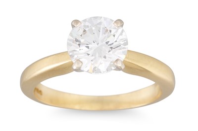 Lot 227 - A DIAMOND SOLITAIRE RING, the round brilliant...