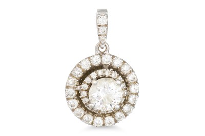 Lot 176 - A DIAMOND SET HALO PENDANT, mounted in 14ct...