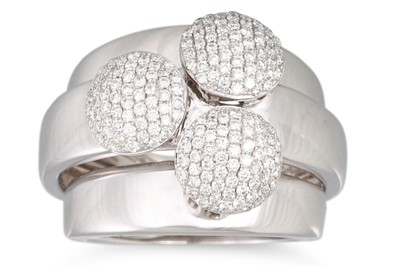 Lot 215 - AN UNUSUAL DIAMOND CLUSTER RING, pavé diamond...