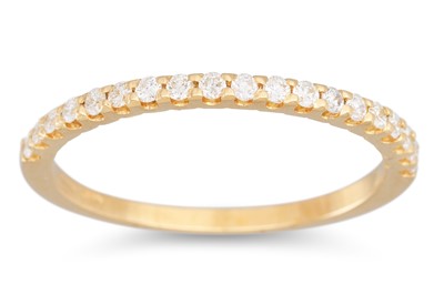 Lot 271 - A DIAMOND HALF ETERNITY RING, the brilliant...