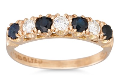 Lot 192 - A SAPPHIRE AND DIAMOND FIVE STONE RING,...