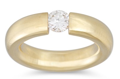 Lot 159 - A DIAMOND SOLITAIRE RING, the brilliant cut...