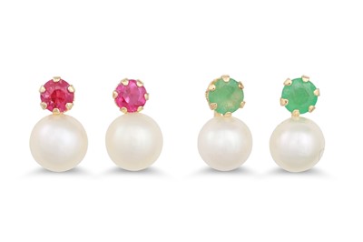 Lot 89 - TWO PAIRS OF GOLD AND CULTURED PEARL EARRINGS,...
