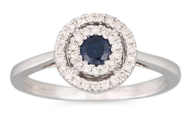 Lot 98 - A DIAMOND AND SAPPHIRE CLUSTER RING, size L