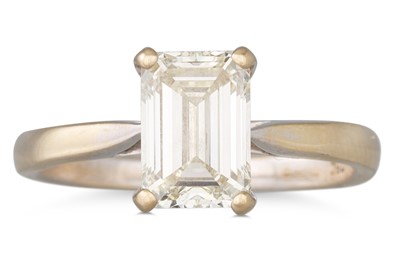 Lot 354 - A DIAMOND SOLITAIRE RING, the emerald cut...