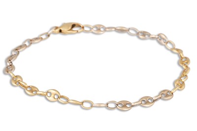 Lot 133 - A 14CT GOLD BRACELET, marine link, 5.4 g.