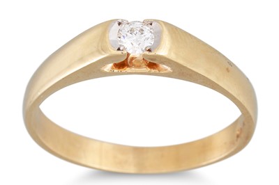 Lot 144 - A DIAMOND SOLITAIRE RING, the brilliant cut...